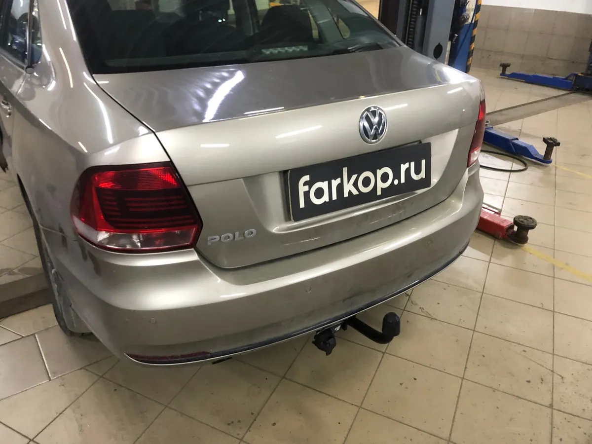 Фаркоп Berg для Volkswagen Polo 2010-2020 F.5112.001 в Москва Фаркоп Berg для Volkswagen Polo 2010-2020 F.5112.001 в Москва